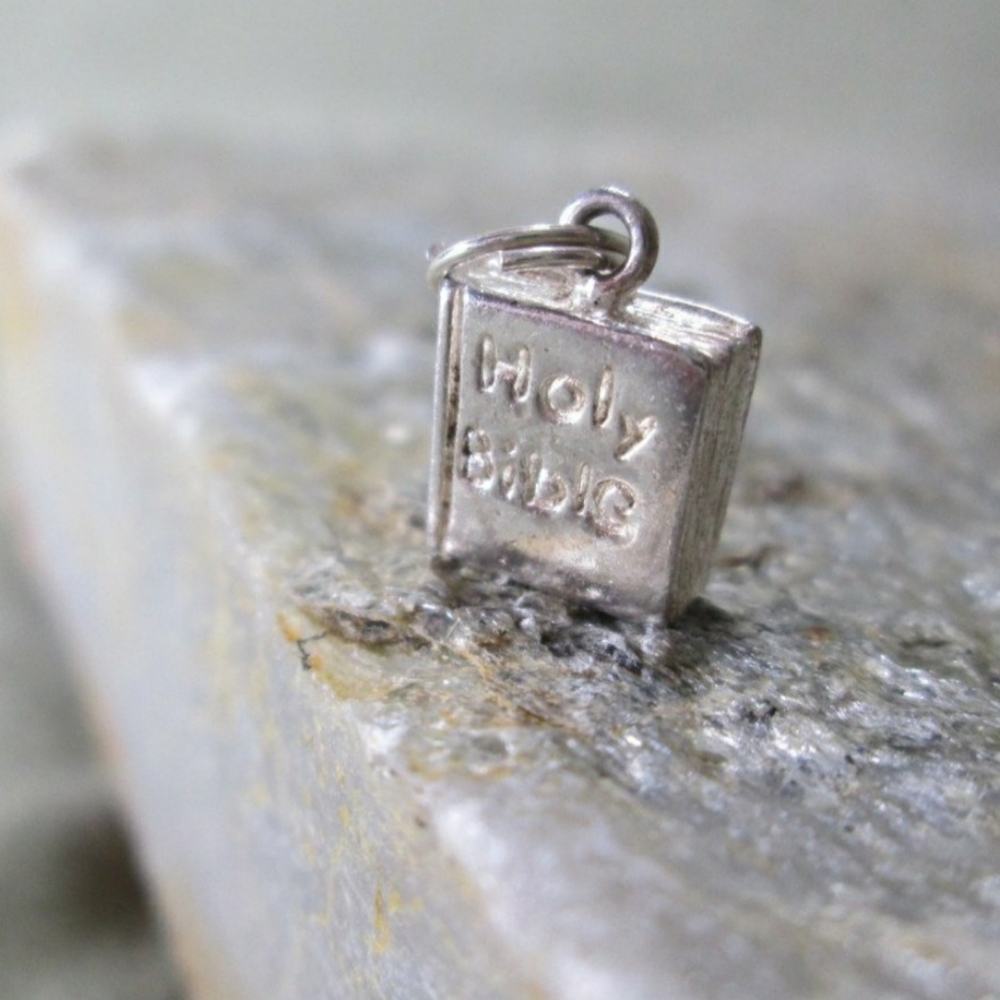 VTG Artisan Sterling Silver Bracelet Charm HOLY BIBLE - Picture 2 of 5